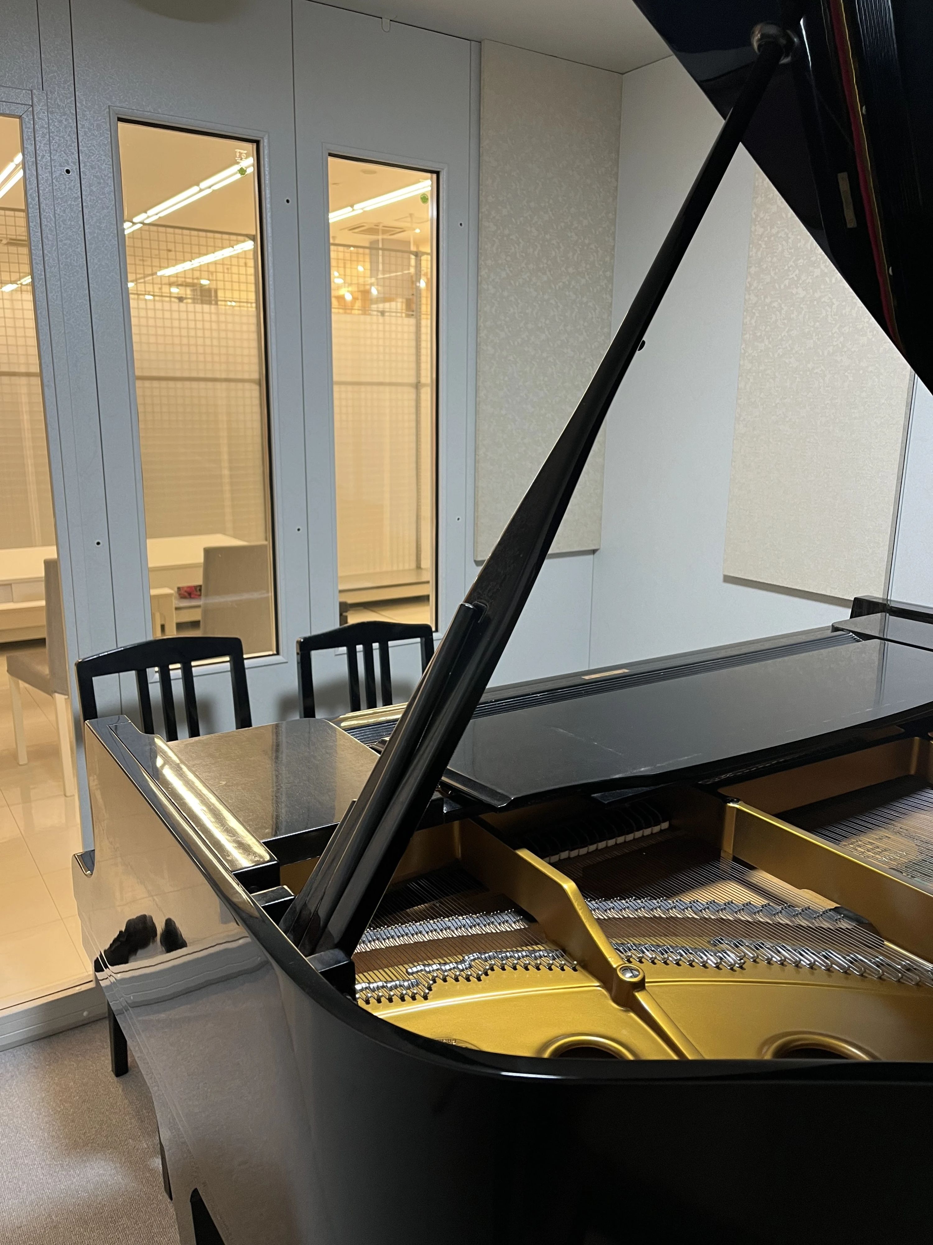 ムジークプラッツ ボーカル・ボイストレーニング はるひ野2丁目センター教室のサムネイル画像 3