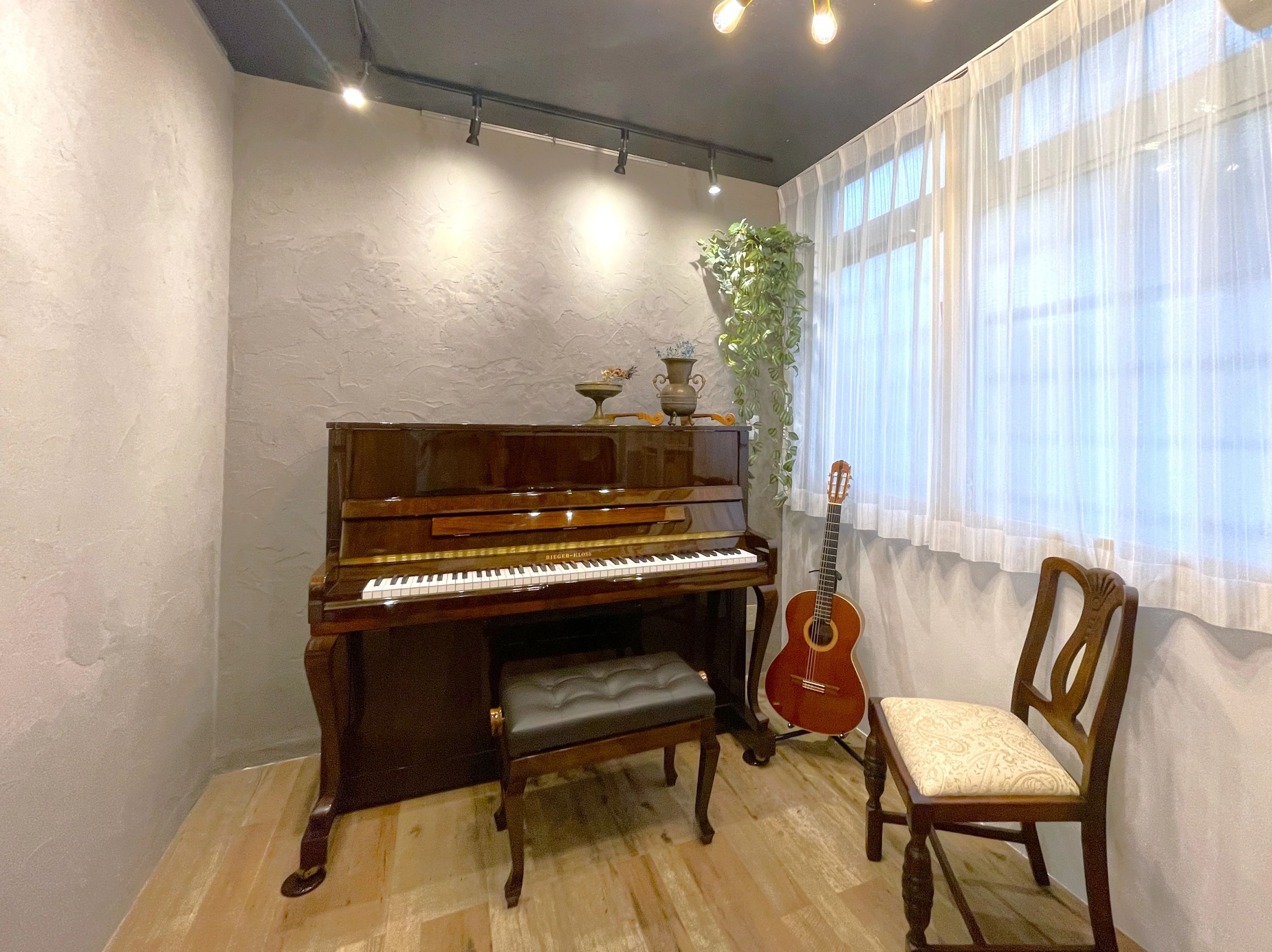 音楽教室ギターレ&エアスト ボーカル・ボイストレーニング 仲町教室のサムネイル画像 5