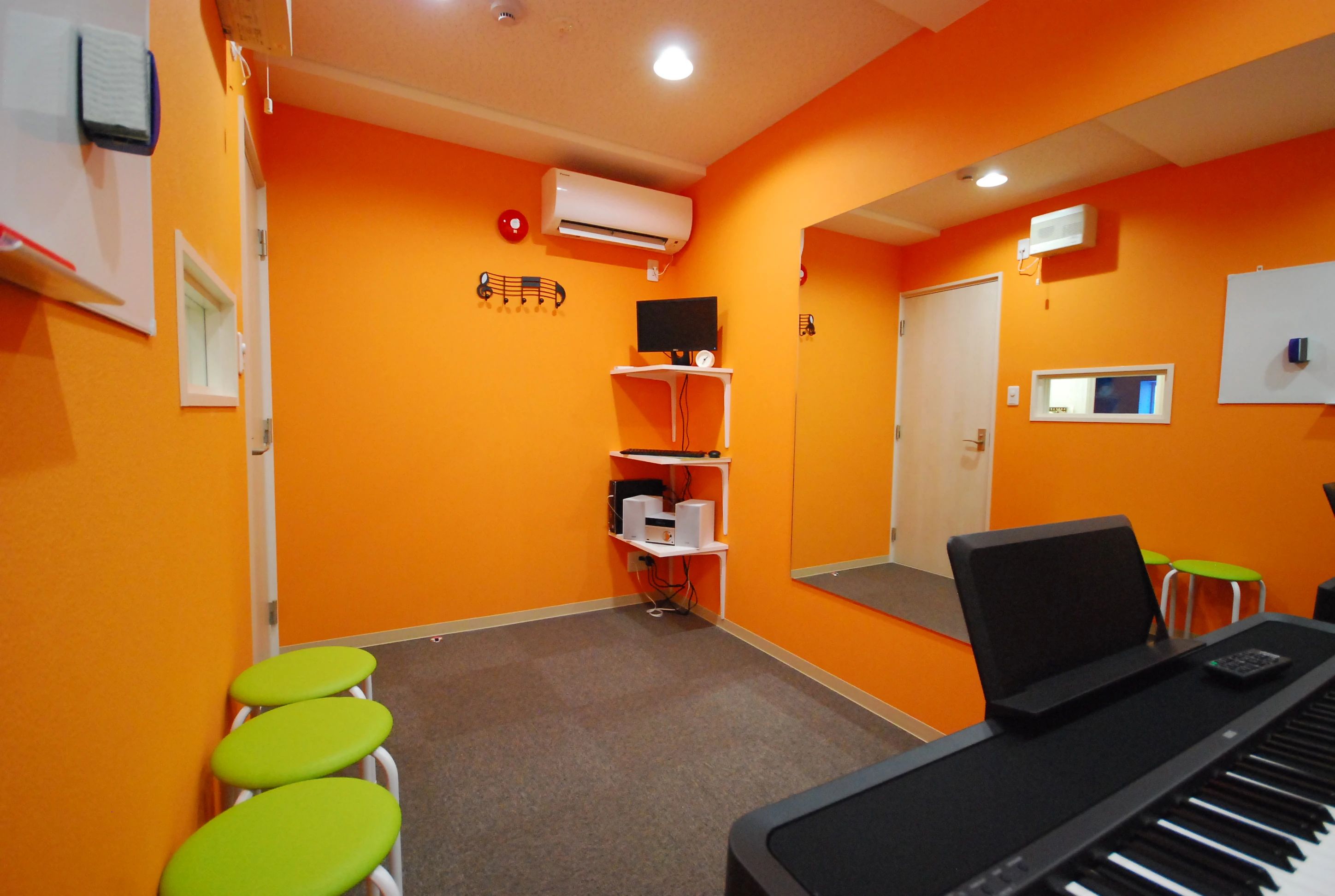 Vocal Lesson MyU(ミュウ) ボーカル・ボイストレーニング 心斎橋校のサムネイル画像 2