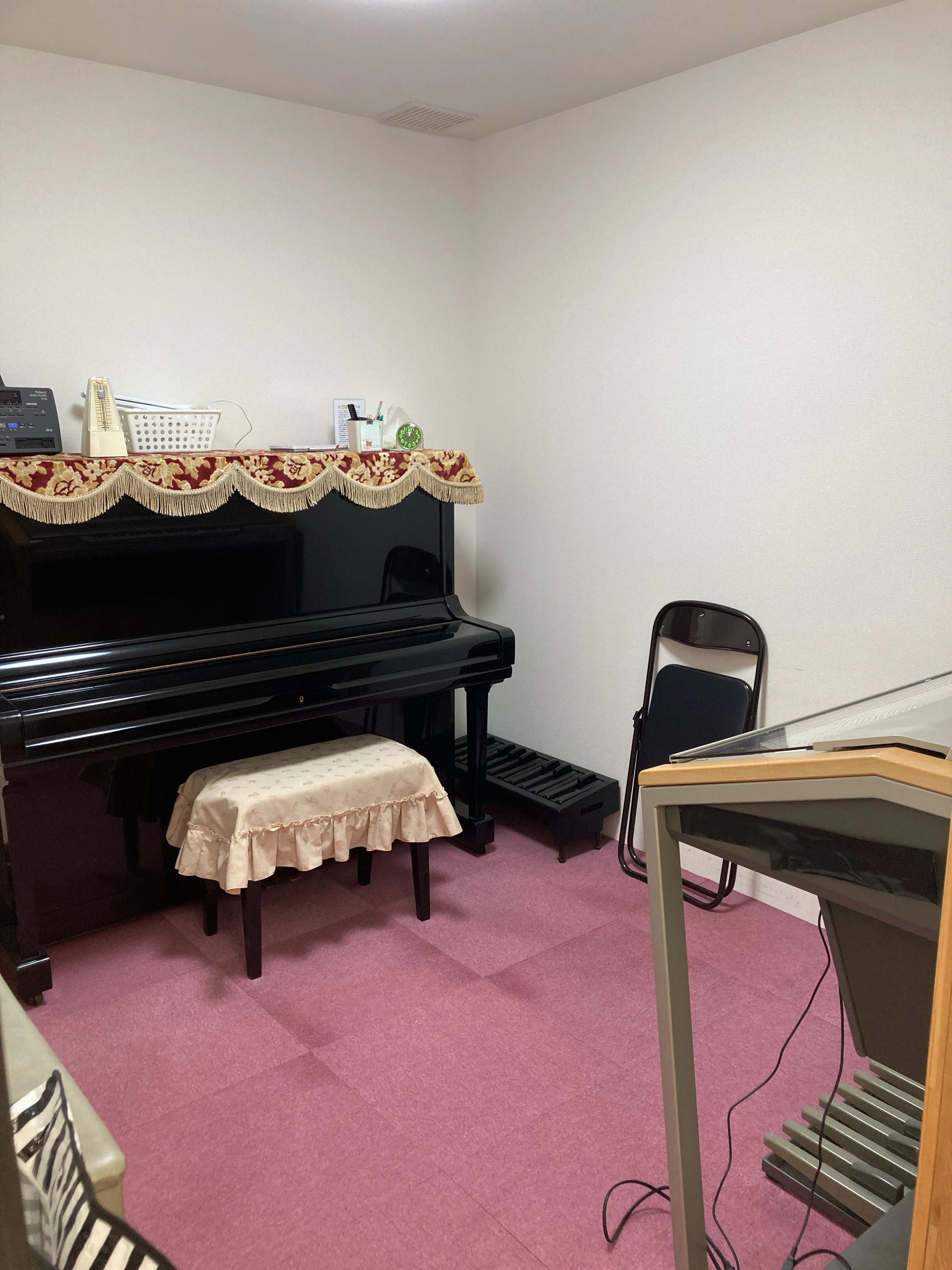 ドレミ音楽教室 ボーカル・ボイストレーニング イオン和泉府中店１階教室のサムネイル画像 4