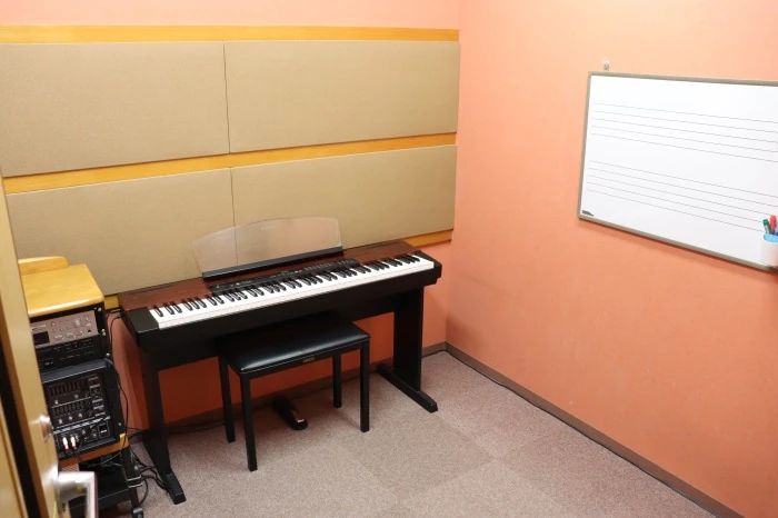 オーパスクラブ ボーカル・ボイストレーニング 秦南町教室のサムネイル画像 5