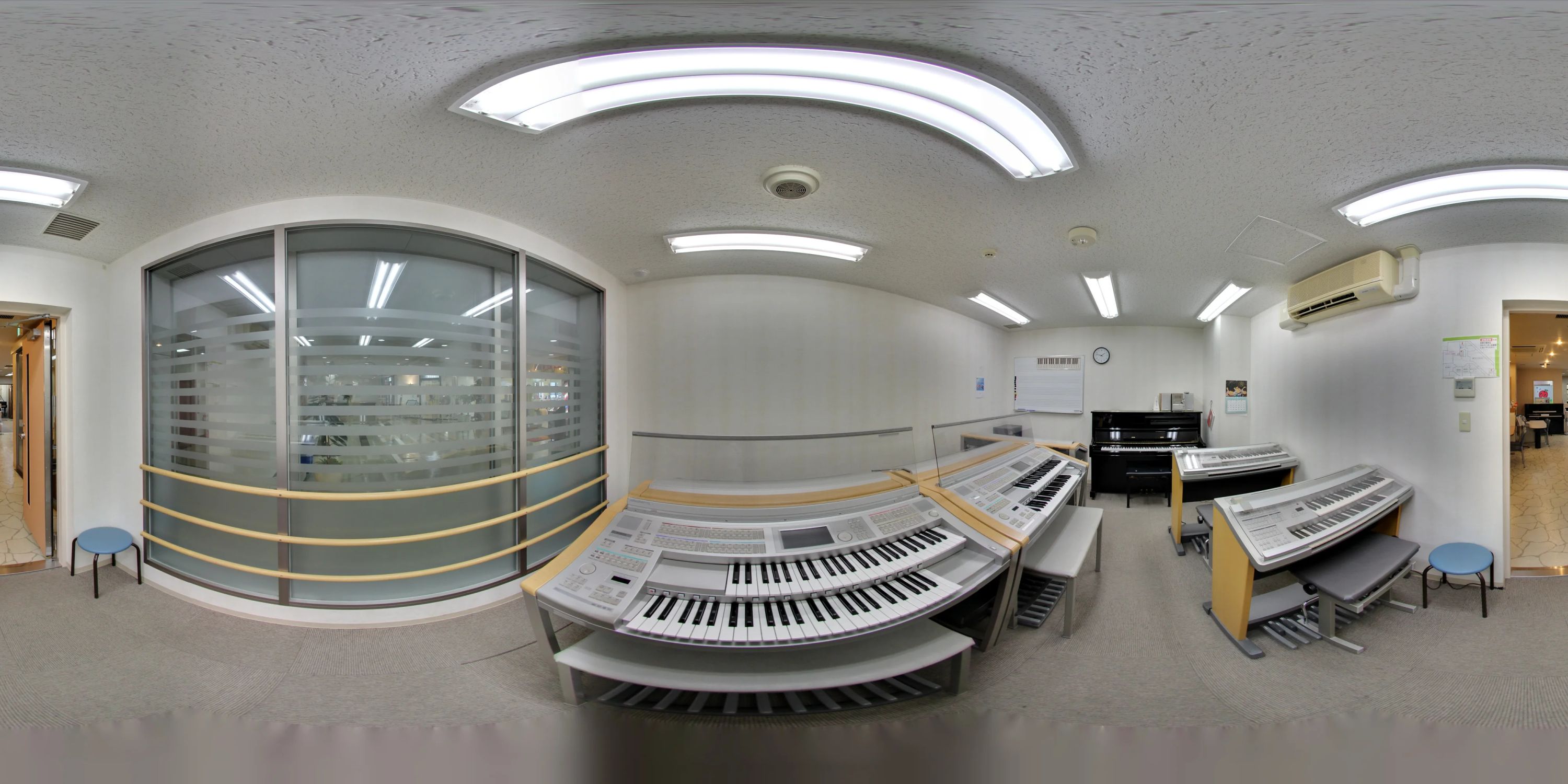 スガナミ楽器 ギター 鶴川駅前センターのサムネイル画像 4