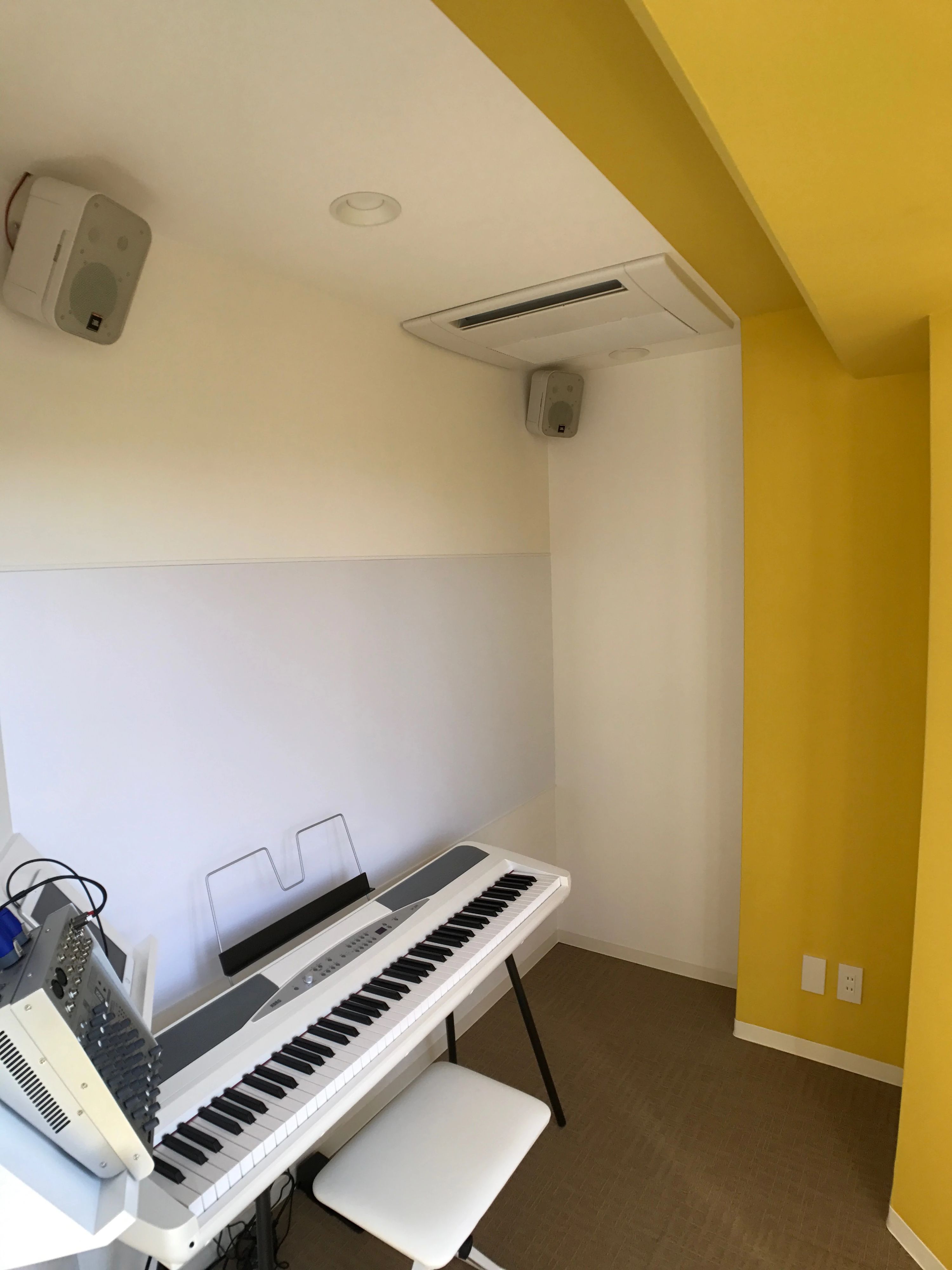 LIFE MUSIC SCHOOL ギター 池袋スタジオのサムネイル画像 4