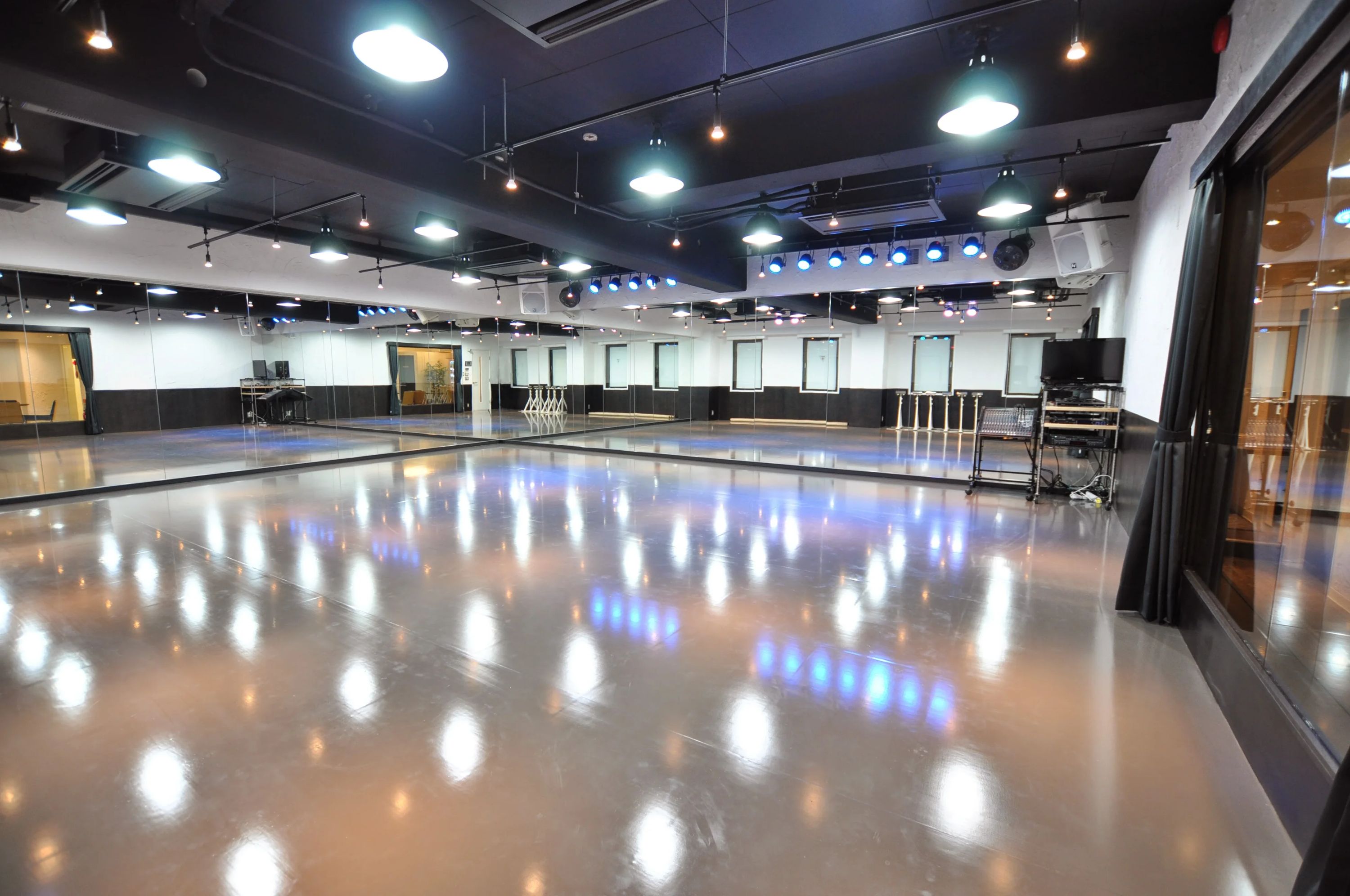 セレクトーン ギター クラウドナインスタジオ横浜北口店のメイン画像