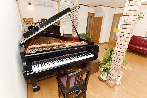 小倉スペイン語ギター･ピアノ教室 稲荷町教室のサムネイル画像 3