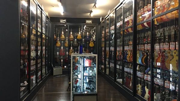 ロッキン ギター 浜松店のサムネイル画像 5