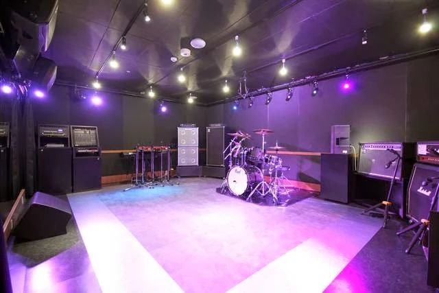 椿音楽教室 ギター BASS ON TOP 大阪梅田店のサムネイル画像 3