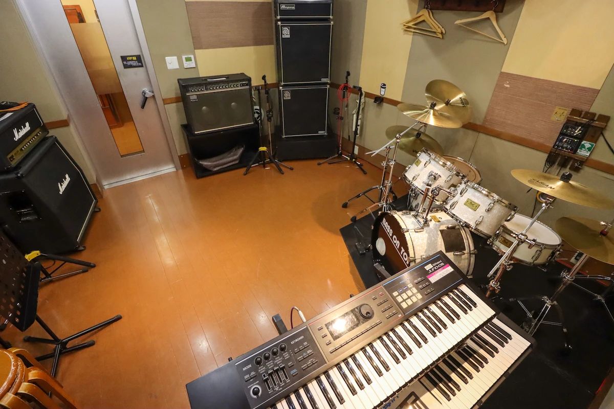 椿音楽教室 ギター BASS ON TOP 大阪梅田店のサムネイル画像 4