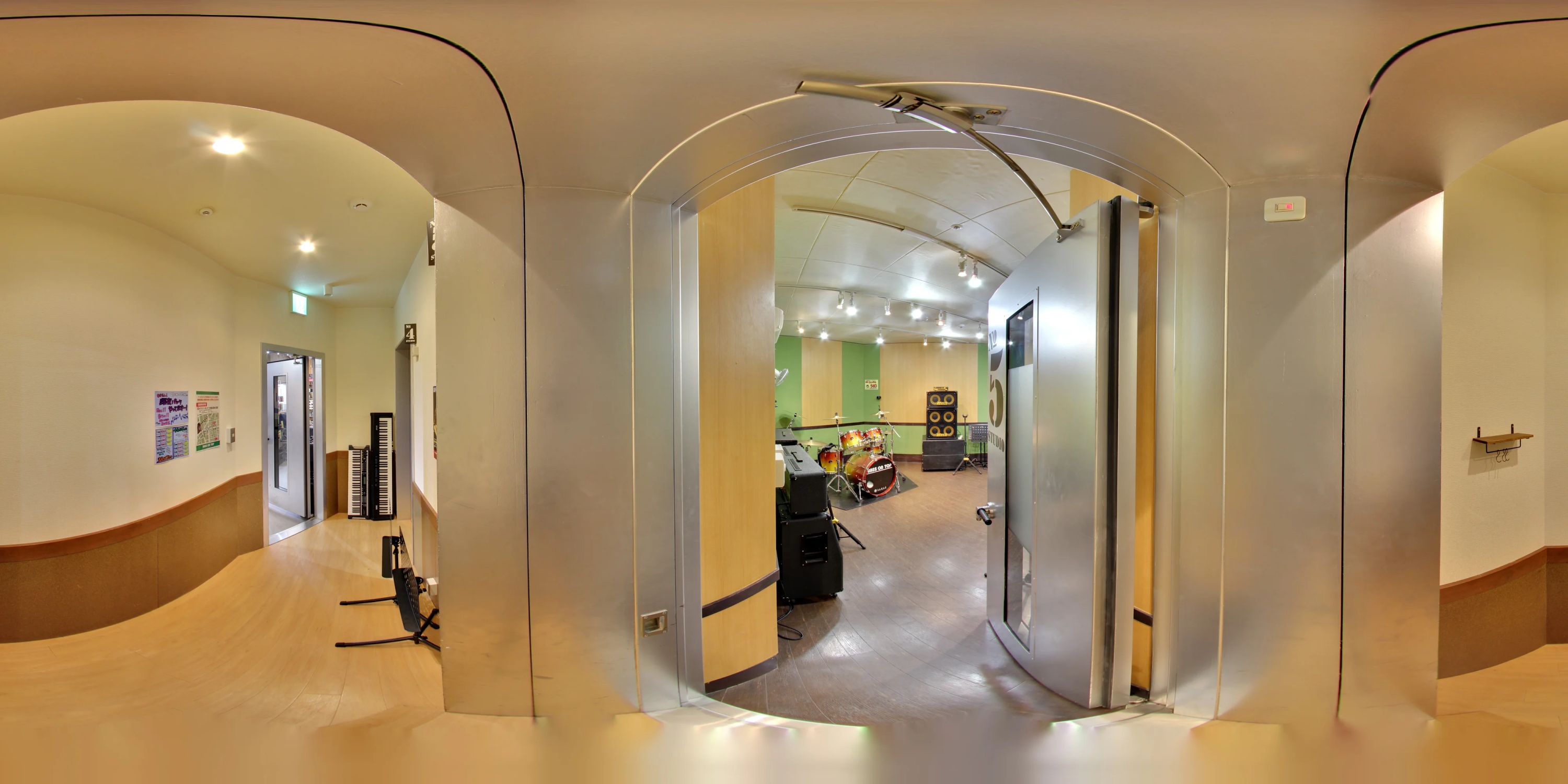 椿音楽教室 ギター BASS ON TOP 大阪梅田店のサムネイル画像 5