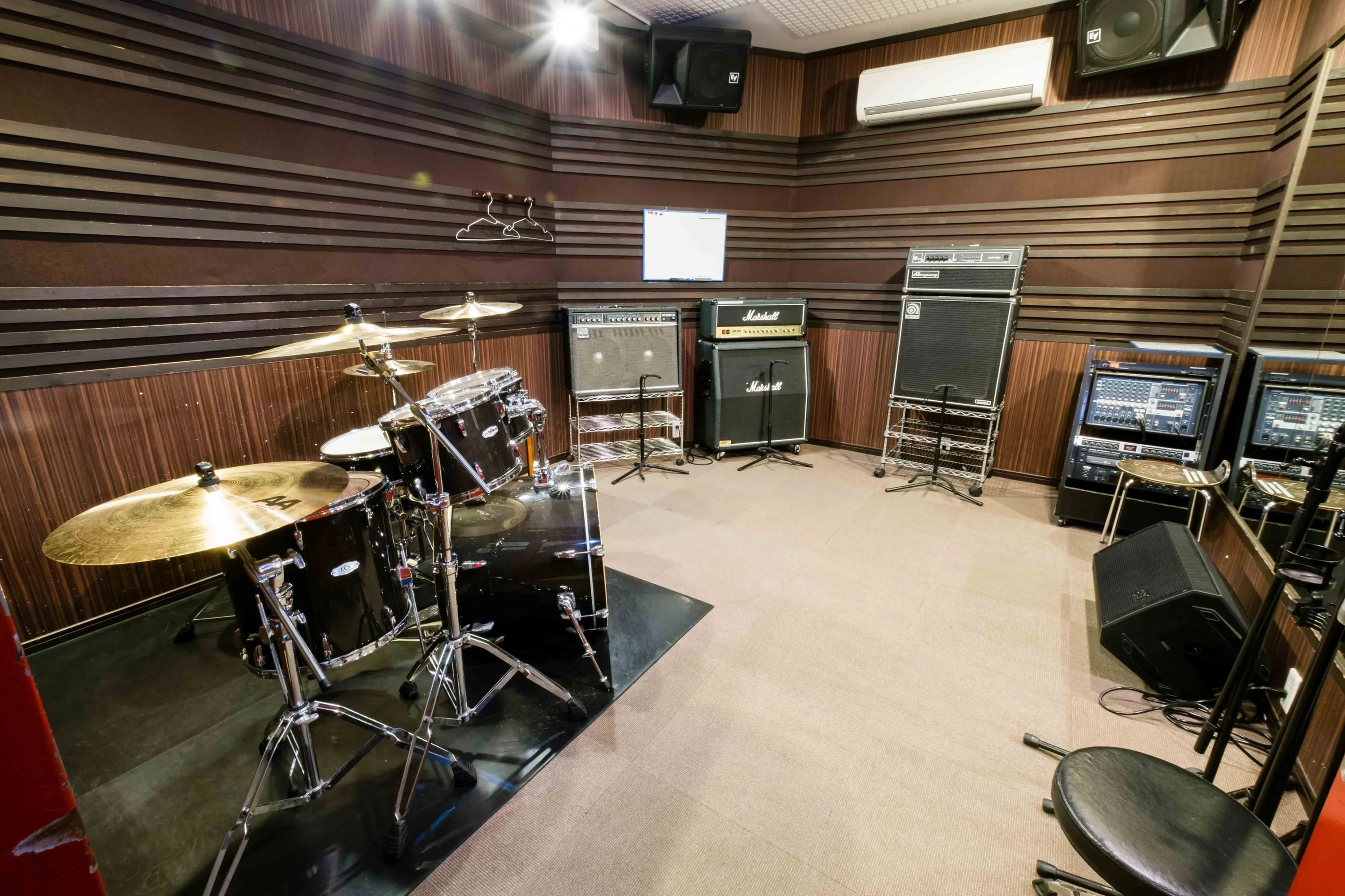 椿音楽教室 ギター Studio Hideway 日本橋店のサムネイル画像 3