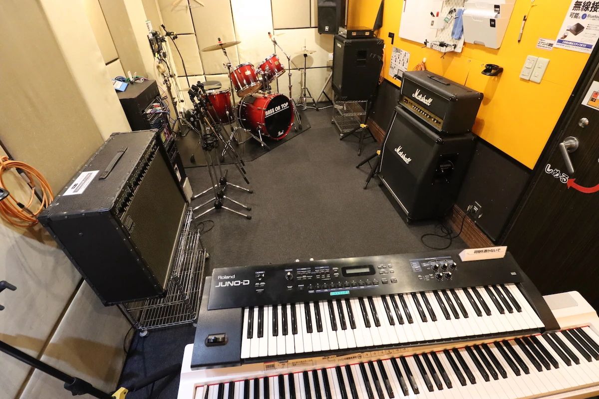 椿音楽教室 ギター BASS ON TOP 京橋店のサムネイル画像 3