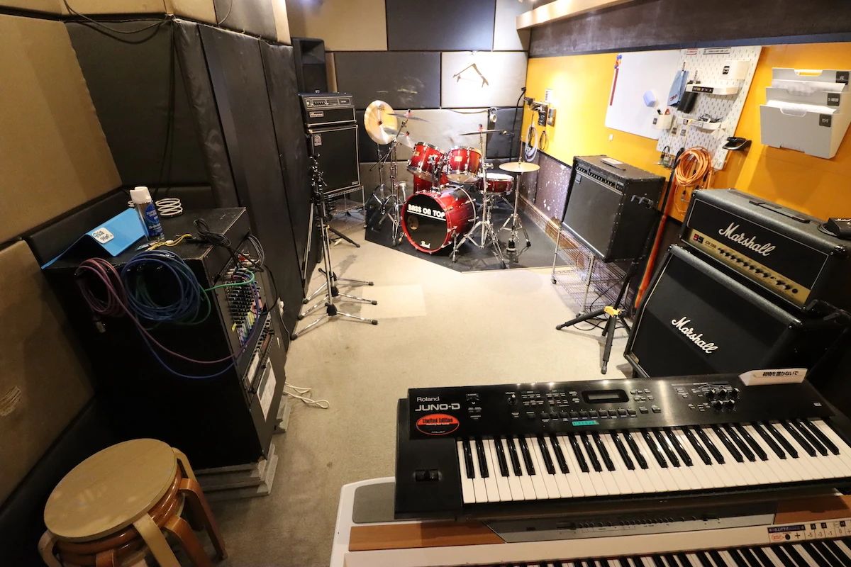 椿音楽教室 ギター BASS ON TOP 京橋店のサムネイル画像 5