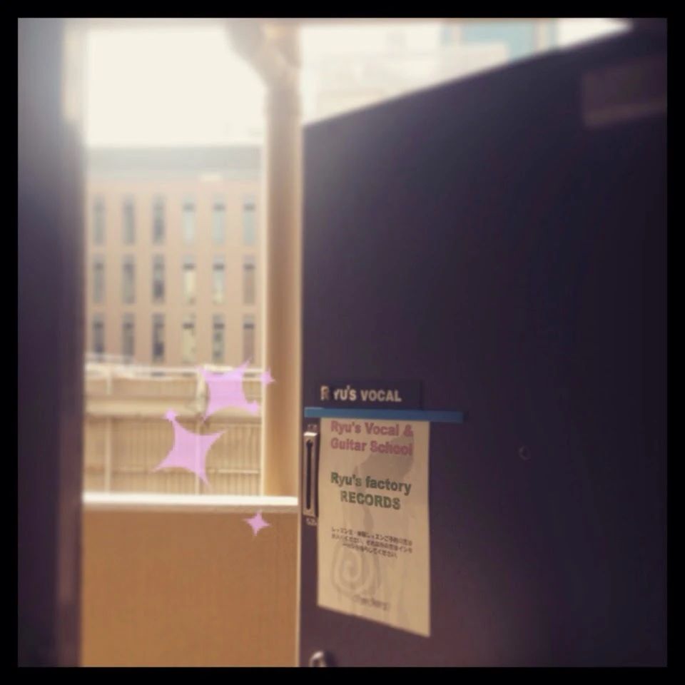 リューズボーカルスクール ギター 中津教室のサムネイル画像 3