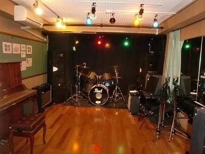 椿音楽教室 ギター 音楽スタジオ モンジャクシンのサムネイル画像 2